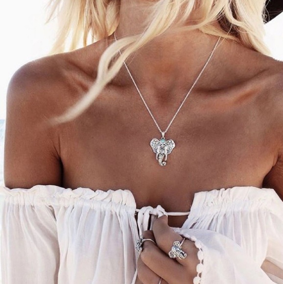 Jewelry - Elephant necklace Silver 💥